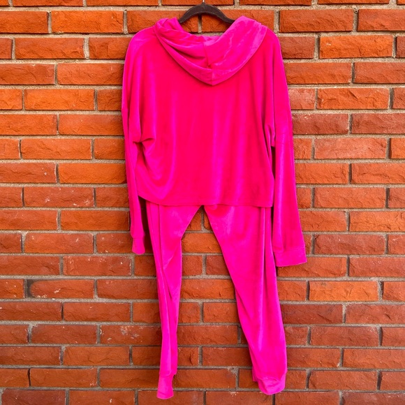 Juicy Couture velour tracksuit - Picture 3 of 11